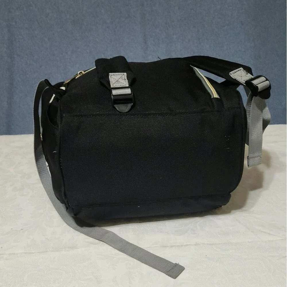 Land Mommy & Baby diaper bag backpack